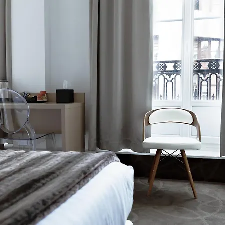 Le Saint Louis מלון 3*