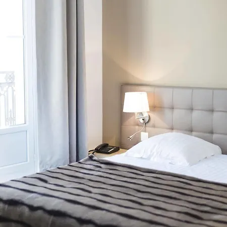 Szálloda Le Saint Louis 3*