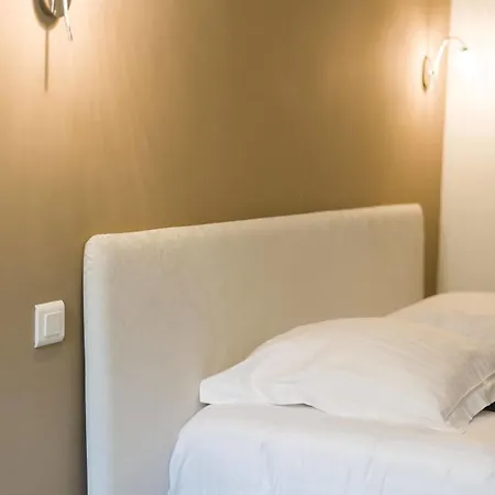 Szálloda Le Saint Louis 3*