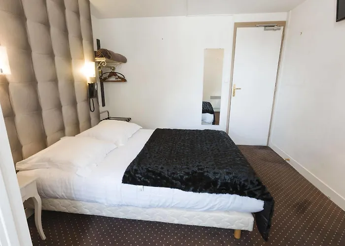 Le Saint Louis Hotel 3*