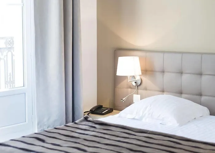 Hotel Le Saint Louis 3*