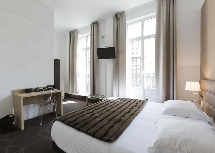 Le Saint Louis Hotel 3*