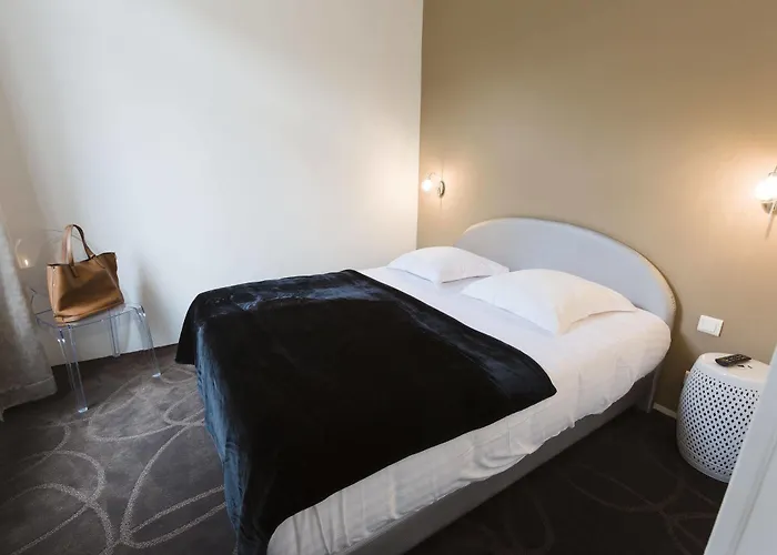 Le Saint Louis Hotel 3*